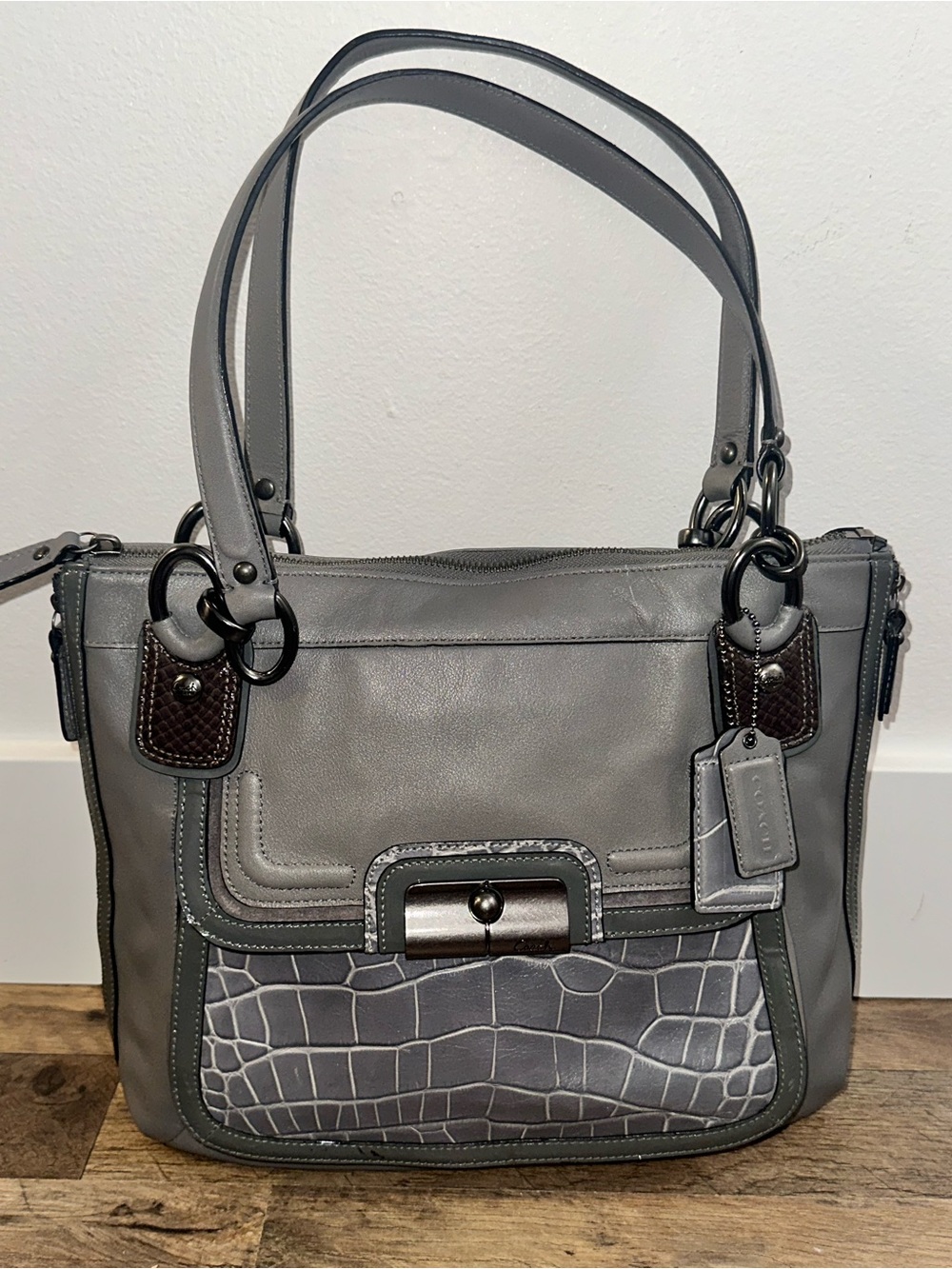 Coach Kristin Spectator 18303 Oyster Gray Leather Expandable Shoulder Bag